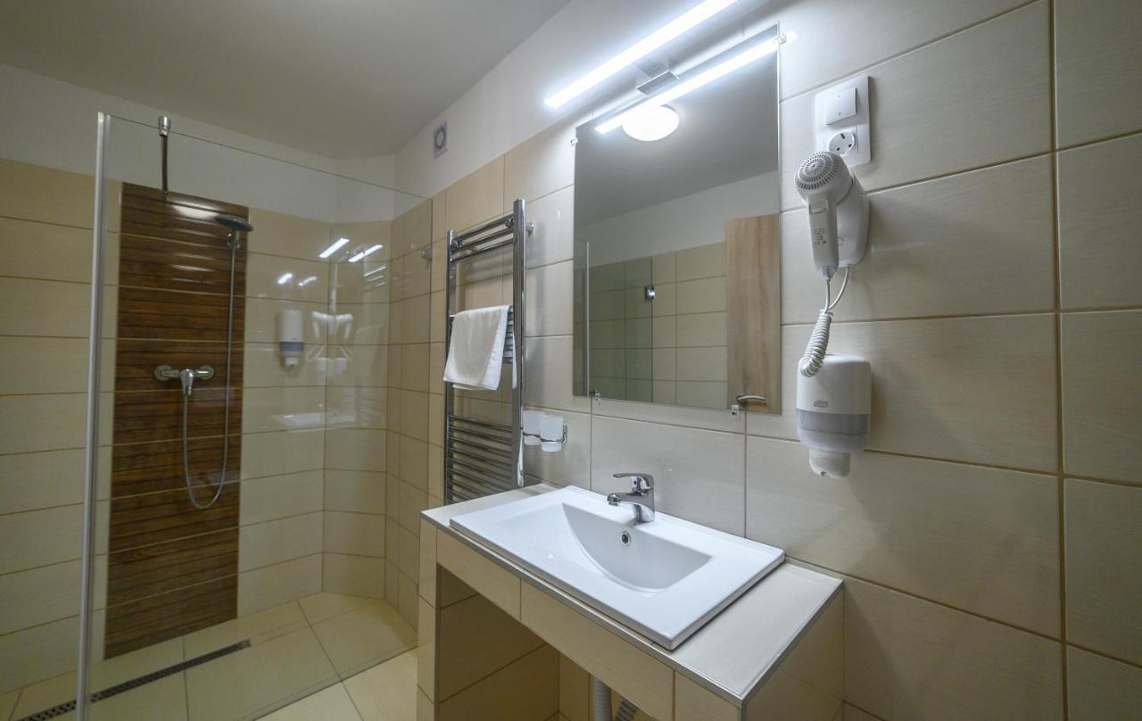 Hotel Az Idill Cserszegtomaj Exterior foto
